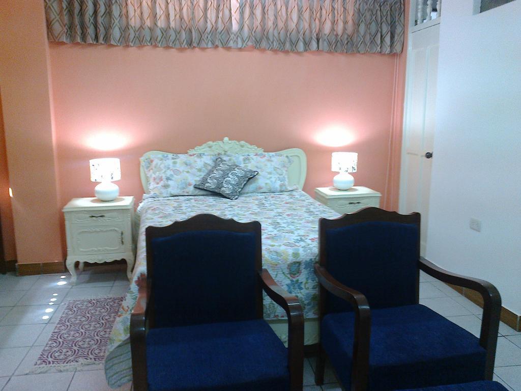 Strenua Santa Maria Suites Trujillo Kamer foto