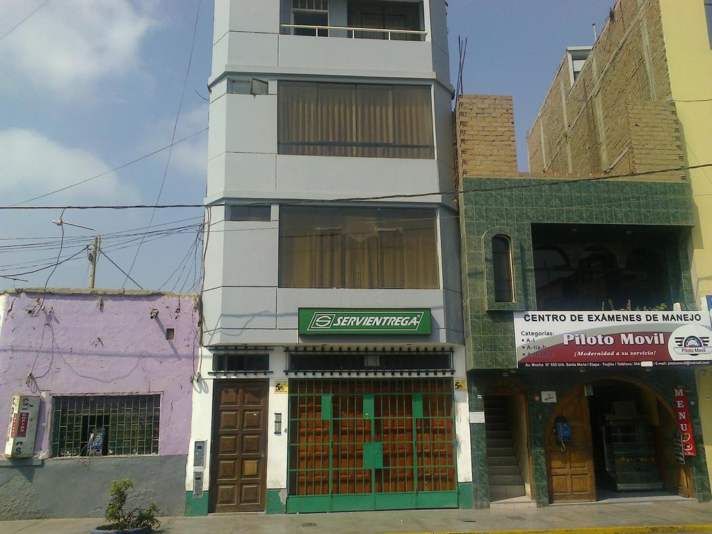 Strenua Santa Maria Suites Trujillo Buitenkant foto