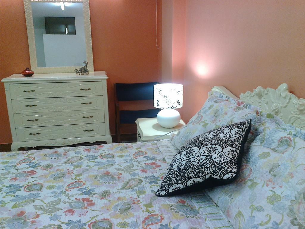 Strenua Santa Maria Suites Trujillo Buitenkant foto